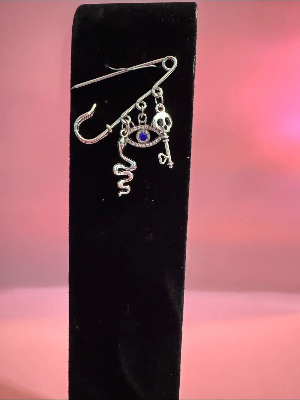 🧿 🐍 🗝️Witchy Silver toned Charm Brooch